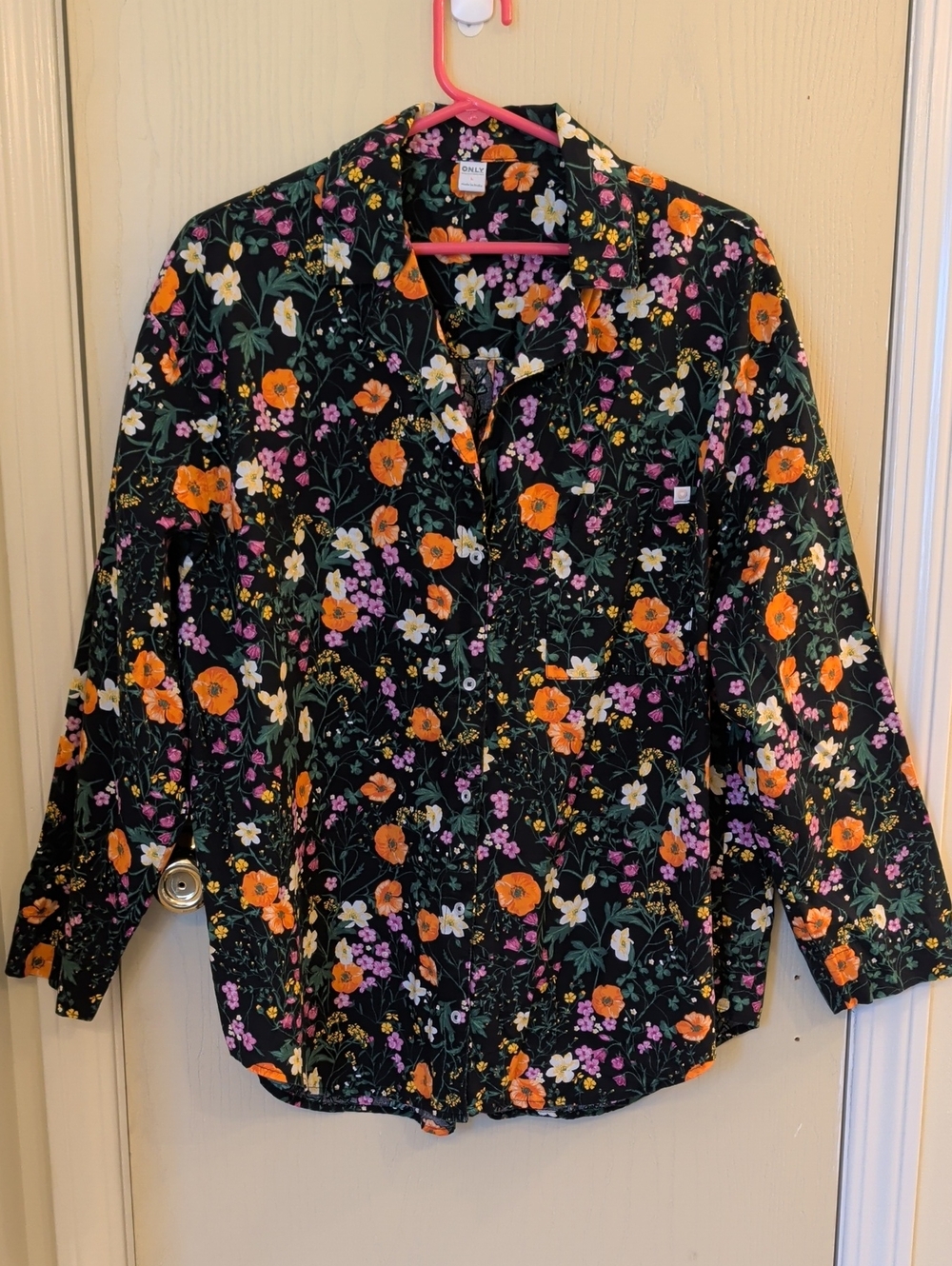 Old Navy Black Floral Button-Up Blouse Size L